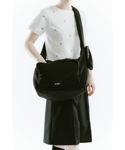 Knuth Marf(クヌースマーフ)の「useful nylon shoulder bag(ショルダーバッグ・レディース・ブラック/ブラウン・ONE SIZE)」の8枚目の写真