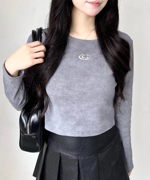 INGNI（イング）の「ムラ染めメタルロゴロングTシャツ（Tシャツ/カットソー・レディース・ブラック/グレー/オフホワイト・M）」の3枚目の写真