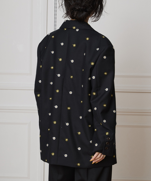 IENA LA BOUCLE（イエナラブークル）の「IENA LA BOUCLE フラワーエンブロイダリーウール2Bジャケット（テーラードジャケット・レディース・ブラック系その他・FREE）」の5枚目の写真