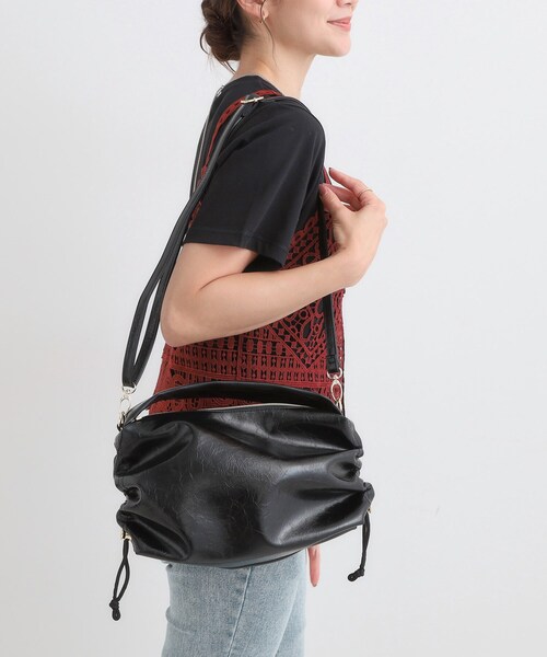 SHOO・LA・RUE(シューラルー)の「サイドギャザーミニショルダーバッグ(ショルダーバッグ・レディース・ブラウン系/ブラック・00)」の1枚目の写真