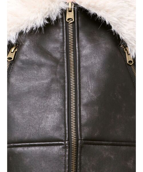 EVRIS（エヴリス）の「BIGカラーフェイクファーショートブルゾン（ブルゾン・レディース・ブラック/ブラウン/カーキ・FREE）」の20枚目の写真