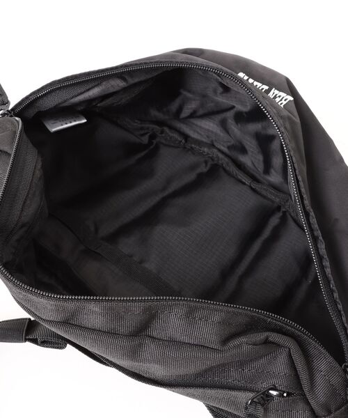 BEN DAVIS（ベンデイビス）の「【BEN DAVIS/ベンデイビス】カラビナ付き ウェストバッグ（ボディバッグ/ウエストポーチ・メンズ・ブラック・FREE）」の4枚目の写真