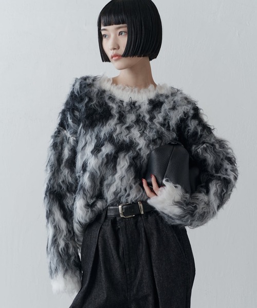 Lui's（ルイス）の「ボリュームロングシャギープルオーバー（ニット/セーター・レディース・ブラック系その他/グレー・FREE）」の5枚目の写真