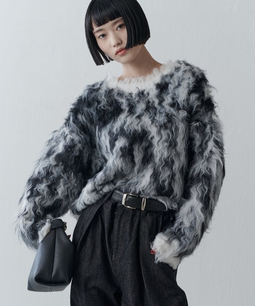 Lui's（ルイス）の「ボリュームロングシャギープルオーバー（ニット/セーター・レディース・ブラック系その他/グレー・FREE）」の7枚目の写真