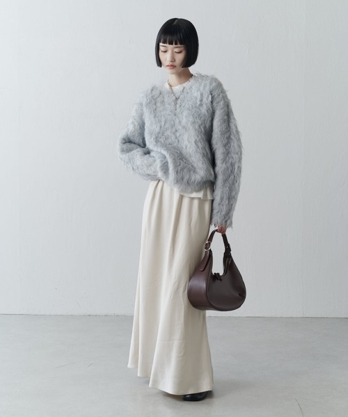 Lui's（ルイス）の「ボリュームロングシャギープルオーバー（ニット/セーター・レディース・ブラック系その他/グレー・FREE）」の14枚目の写真