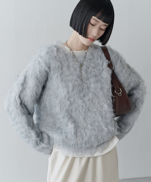 Lui's（ルイス）の「ボリュームロングシャギープルオーバー（ニット/セーター・レディース・ブラック系その他/グレー・FREE）」の12枚目の写真