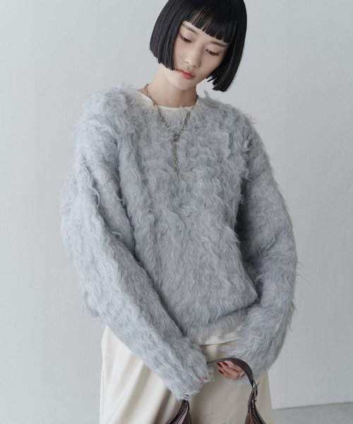 Lui's（ルイス）の「ボリュームロングシャギープルオーバー（ニット/セーター・レディース・ブラック系その他/グレー・FREE）」の17枚目の写真