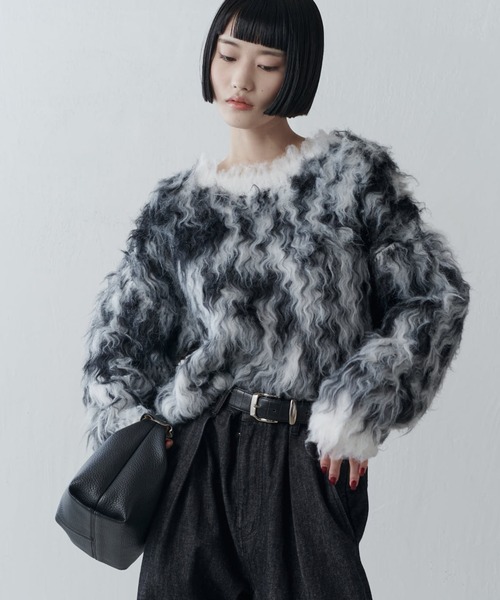 Lui's（ルイス）の「ボリュームロングシャギープルオーバー（ニット/セーター・レディース・ブラック系その他/グレー・FREE）」の4枚目の写真