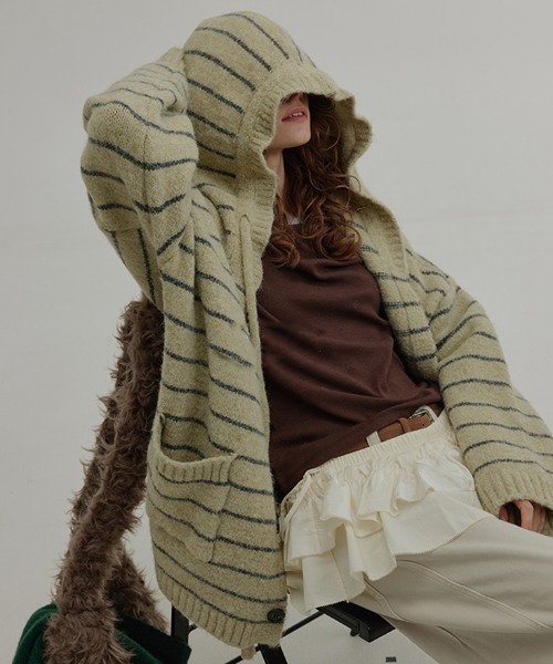 GEMEDA(ジェメダ)の「【秋冬新作】ボーダーフードニットカーディガン(カーディガン/ボレロ・レディース・ベージュ/グレー/オフホワイト/モカ・M)」の6枚目の写真