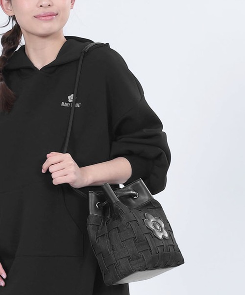 MARY QUANT（マリークワント）の「デニムプリーツ 2WAYショルダー（ショルダーバッグ・レディース・ブラック/ネイビー・FREE）」の2枚目の写真