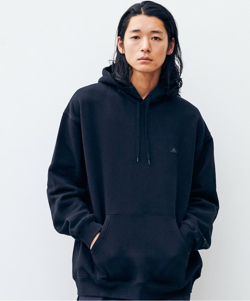 KELTY(ケルティ)の「KELTY URBAN LETTERED SWEAT PARKA(パーカー・メンズ・ブラック・M/L/XL)」の2枚目の写真