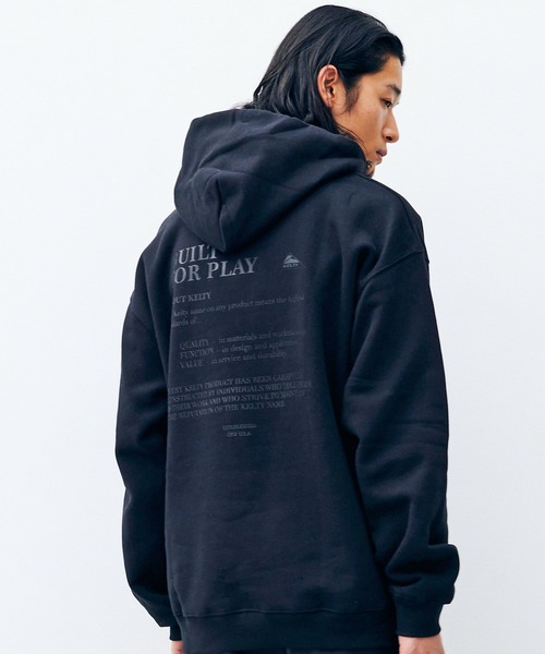 KELTY(ケルティ)の「KELTY URBAN LETTERED SWEAT PARKA(パーカー・メンズ・ブラック・M/L/XL)」の4枚目の写真