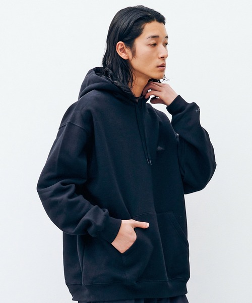 KELTY(ケルティ)の「KELTY URBAN LETTERED SWEAT PARKA(パーカー・メンズ・ブラック・M/L/XL)」の6枚目の写真