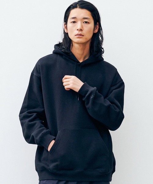 KELTY(ケルティ)の「KELTY URBAN LETTERED SWEAT PARKA(パーカー・メンズ・ブラック・M/L/XL)」の3枚目の写真