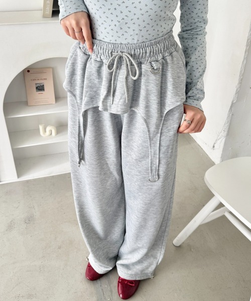 SOLLON.(ソルロン)の「ガーターベルトデザインスウェットパンツ(スウェットパンツ・レディース・グレー/ブラック・FREE)」の4枚目の写真