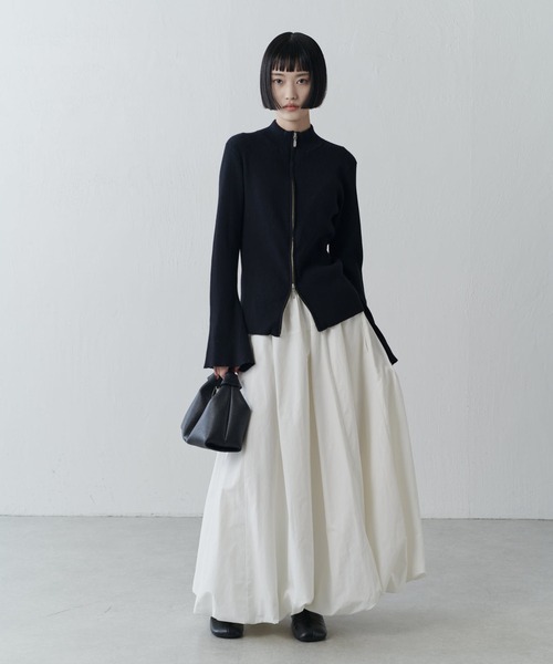 Lui's(ルイス)の「袖フレアZIPプルオーバー(ニット/セーター・レディース・オフホワイト/ブラック/グレー・FREE)」の7枚目の写真