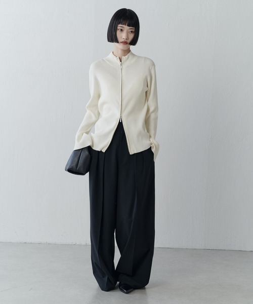 Lui's(ルイス)の「袖フレアZIPプルオーバー(ニット/セーター・レディース・オフホワイト/ブラック/グレー・FREE)」の12枚目の写真