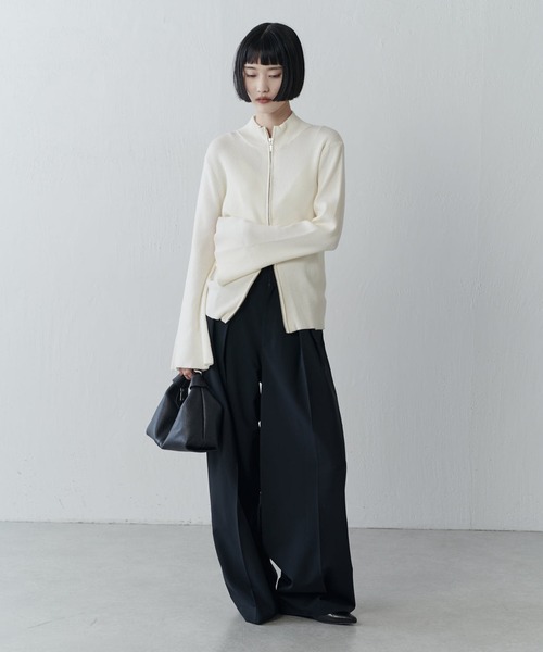 Lui's(ルイス)の「袖フレアZIPプルオーバー(ニット/セーター・レディース・オフホワイト/ブラック/グレー・FREE)」の13枚目の写真