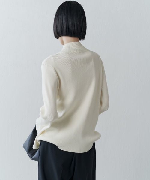 Lui's(ルイス)の「袖フレアZIPプルオーバー(ニット/セーター・レディース・オフホワイト/ブラック/グレー・FREE)」の11枚目の写真