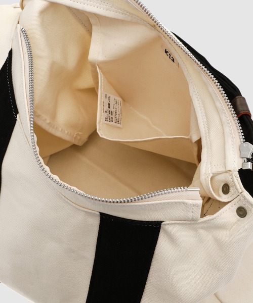 KHOKI（コッキ）の「3D cutting messenger bag（ショルダーバッグ・メンズ・ブラック/ブルー/レッド・FREE）」の6枚目の写真