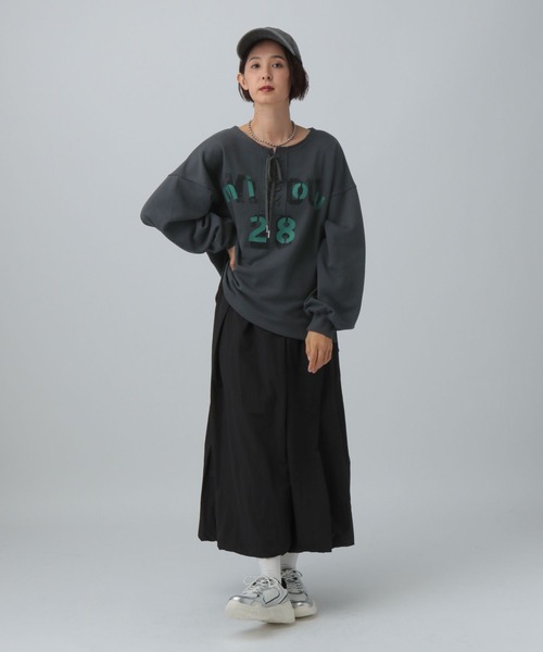 LEPSIM（レプシィム）の「レースアップロゴ裏毛プルオーバー　593813（スウェット・レディース・ベージュ/ボルドー/チャコールグレー・FREE）」の7枚目の写真