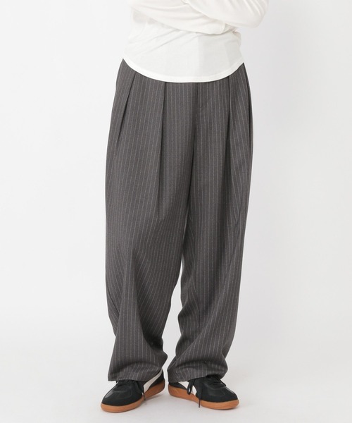 studio CLIP（スタディオクリップ）の「【daily CLIP】TRピンストライプタックパンツ（スラックス・レディース・グレー/ブラック・MEDIUM/LARGE）」の5枚目の写真
