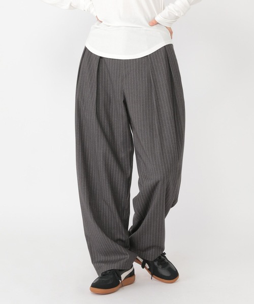 studio CLIP（スタディオクリップ）の「【daily CLIP】TRピンストライプタックパンツ（スラックス・レディース・グレー/ブラック・MEDIUM/LARGE）」の6枚目の写真