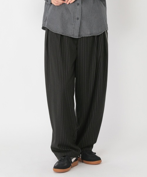 studio CLIP（スタディオクリップ）の「【daily CLIP】TRピンストライプタックパンツ（スラックス・レディース・グレー/ブラック・MEDIUM/LARGE）」の11枚目の写真