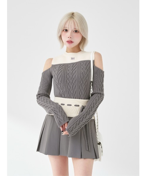 Darich（ダーリッチ）の「ショルダーオープンニットセットアップ