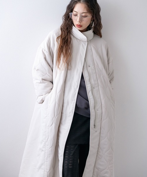 bohmal（ボマール）の「キルト切替スタンドロングコート（その他アウター・レディース・ブラック/アイボリー・MEDIUM）」の4枚目の写真