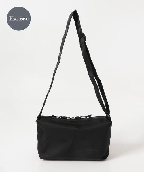 YAKPAK(ヤックパック)の「『別注』YAKPAK×DOORS SHOULDER BAG S(ショルダーバッグ・メンズ・ブラック/チャコールグレー/グレー/イエロー・-)」の2枚目の写真