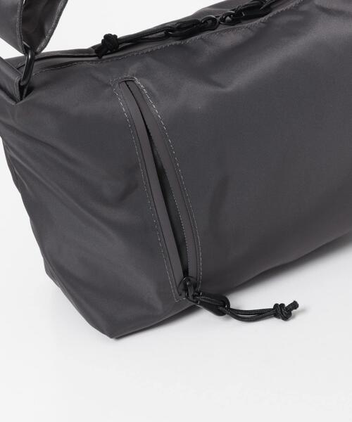 YAKPAK(ヤックパック)の「『別注』YAKPAK×DOORS SHOULDER BAG S(ショルダーバッグ・メンズ・ブラック/チャコールグレー/グレー/イエロー・-)」の13枚目の写真