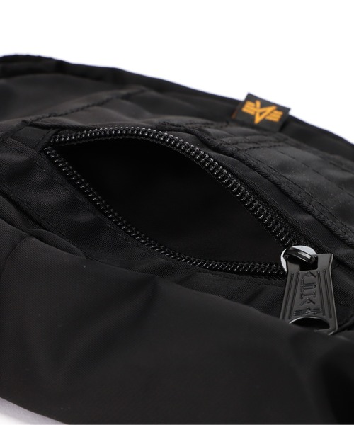 Alpha Industries（アルファインダストリーズ）の「Alpha Industries/アルファインダストリーズ/Crew Carry Bag/クルー キャリー バッグ（ショルダーバッグ・メンズ・ブラック/その他10・F）」の13枚目の写真