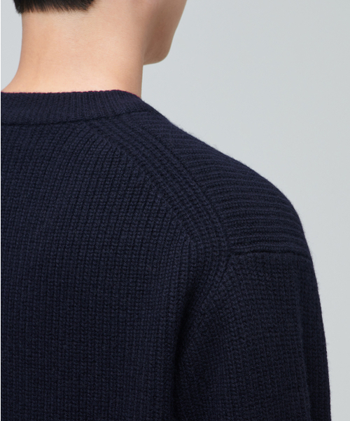 MUSINSA STANDARD（ムシンサスタンダード）の「ラムウールリブVネックニット[ネイビー]（ニット/セーター・メンズ・その他・SMALL/MEDIUM/LARGE/X-LARGE/XX-LARGE）」の4枚目の写真