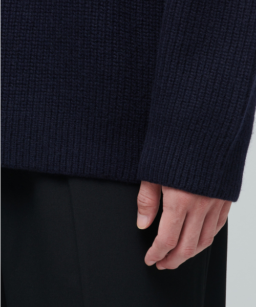 MUSINSA STANDARD（ムシンサスタンダード）の「ラムウールリブVネックニット[ネイビー]（ニット/セーター・メンズ・その他・SMALL/MEDIUM/LARGE/X-LARGE/XX-LARGE）」の5枚目の写真
