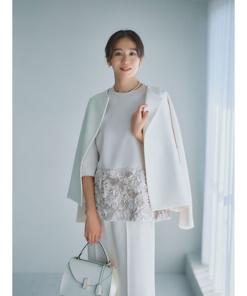 Demi-Luxe BEAMS(デミルクス ビームス)の「【8/6値下げ】フラワー チュニック ブラウス*/オフィスカジュアル・セレモニー(シャツ/ブラウス・レディース・グレイッシュベージュ/ブラック・36/38)」の3枚目の写真