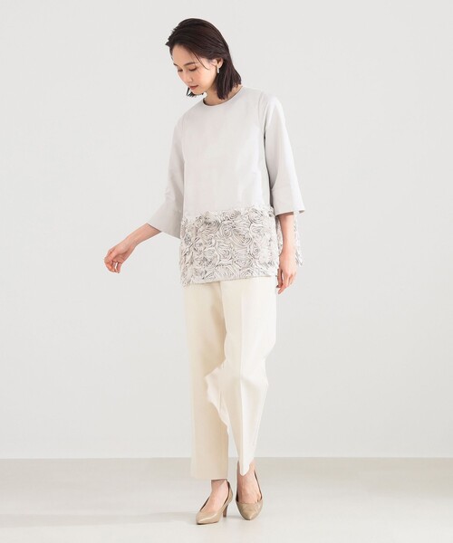Demi-Luxe BEAMS(デミルクス ビームス)の「【8/6値下げ】フラワー チュニック ブラウス*/オフィスカジュアル・セレモニー(シャツ/ブラウス・レディース・グレイッシュベージュ/ブラック・36/38)」の5枚目の写真