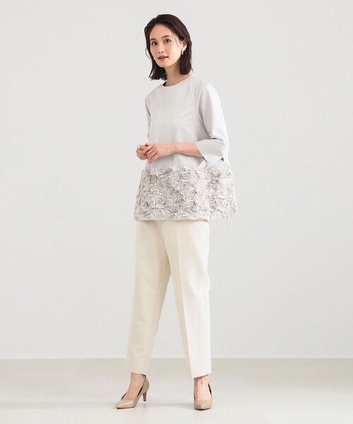 Demi-Luxe BEAMS(デミルクス ビームス)の「【8/6値下げ】フラワー チュニック ブラウス*/オフィスカジュアル・セレモニー(シャツ/ブラウス・レディース・グレイッシュベージュ/ブラック・36/38)」の6枚目の写真