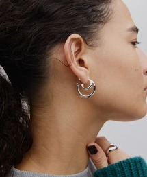 Ameri（アメリ）の「UND SEQUINS VOLUME PIERCE（ピアス（両耳用