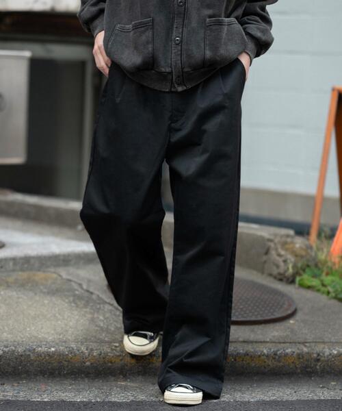 RED KAP(レッドキャップ)の「∴WEGO/別注RED KAPタックワイドチノパンツ(チノパンツ・メンズ・ベージュ/ブラック・MEDIUM/LARGE)」の2枚目の写真