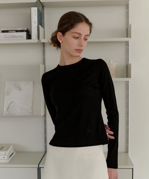 YUPPE(ヨッペ)の「BASIC SLIM T-SHIRT_BLACK(Tシャツ/カットソー・レディース・その他・SMALL)」の2枚目の写真