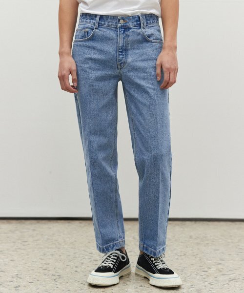 DECET(デケト)の「Dawn Cropped Tapered Jeans DCPT001LightBlue(デニムパンツ・レディース・その他・30/26/28/32)」の2枚目の写真