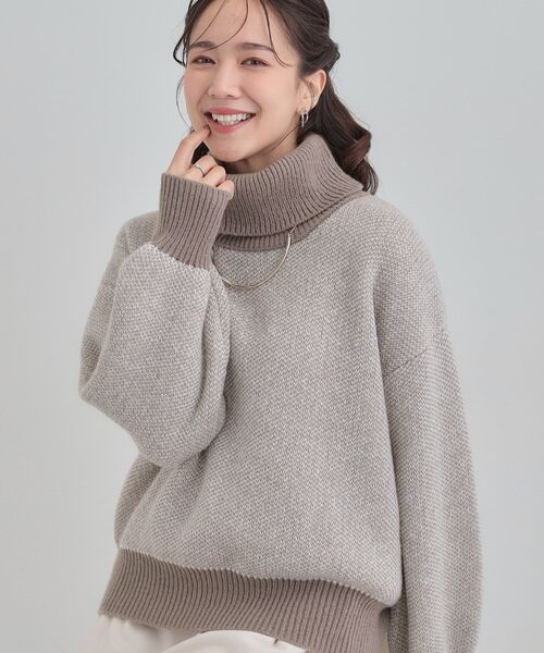 SHOO・LA・RUE（シューラルー）の「【S-LL】さりげないラメ感 配色ジャカード タートルネックニット（ニット/セーター・レディース・ブラック/ブラウン系/ライトグレー/ワインレッド・01/02/03/04）」の3枚目の写真