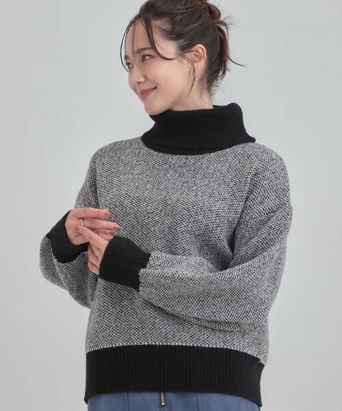 SHOO・LA・RUE（シューラルー）の「【S-LL】さりげないラメ感 配色ジャカード タートルネックニット（ニット/セーター・レディース・ブラック/ブラウン系/ライトグレー/ワインレッド・01/02/03/04）」の2枚目の写真