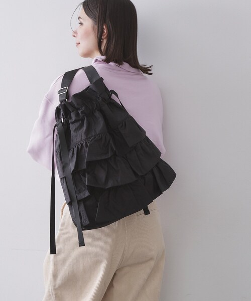 OPAQUE.CLIP（オペークドットクリップ）の「ドロストリボンフリルティアードショルダーバッグ【長さ調整可能】（ショルダーバッグ・レディース・チャコールグレー/ブラック/ライトベージュ・00）」の6枚目の写真