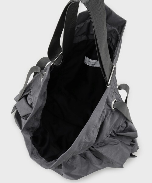 OPAQUE.CLIP（オペークドットクリップ）の「ドロストリボンフリルティアードショルダーバッグ【長さ調整可能】（ショルダーバッグ・レディース・チャコールグレー/ブラック/ライトベージュ・00）」の16枚目の写真