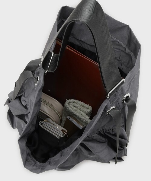 OPAQUE.CLIP（オペークドットクリップ）の「ドロストリボンフリルティアードショルダーバッグ【長さ調整可能】（ショルダーバッグ・レディース・チャコールグレー/ブラック/ライトベージュ・00）」の19枚目の写真