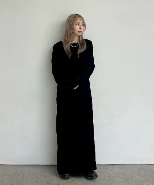 anuke（アンヌーク）の「Velour Pencil Onepiece（ワンピース・レディース・ブラック・36inch/38inch）」の2枚目の写真