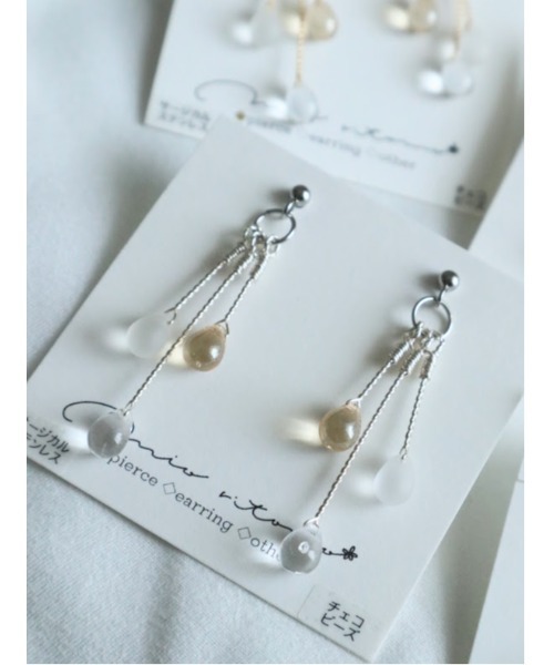 tone（トーン）の「【mio ritomo】しずくチェコビーズ ロングピアス(MA)（ピアス（両耳用）・レディース・ゴールド・FREE）」の10枚目の写真