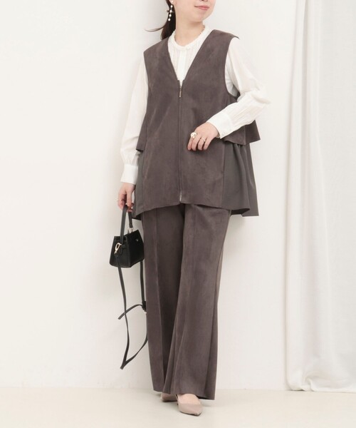 MICO COULIER（ミコクリエ）の「《セレモニー対応》ダブルフェイスフェイクスエードジレ（ブルゾン・レディース・グレイッシュベージュ/チャコールグレー・38）」の21枚目の写真